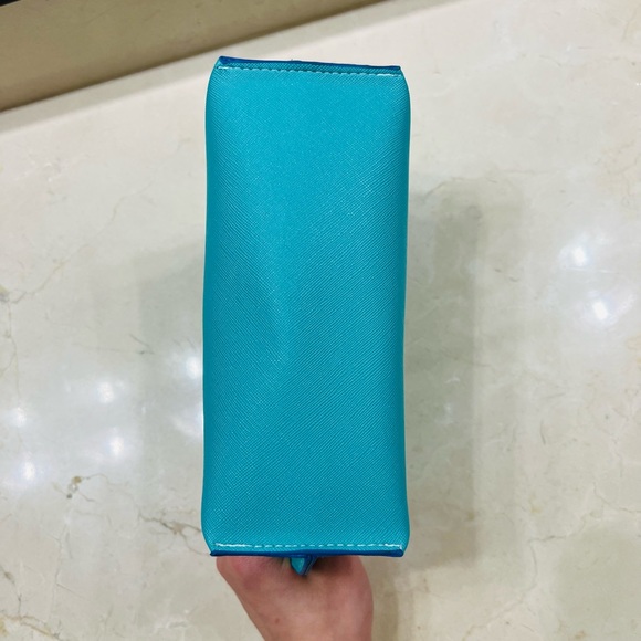 La Mer Cosmetic Bag - Picture 5 of 6